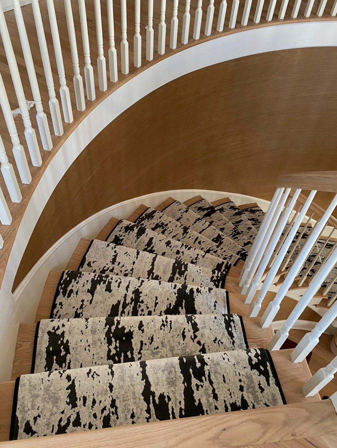 Modern Luxury Curved Staircase